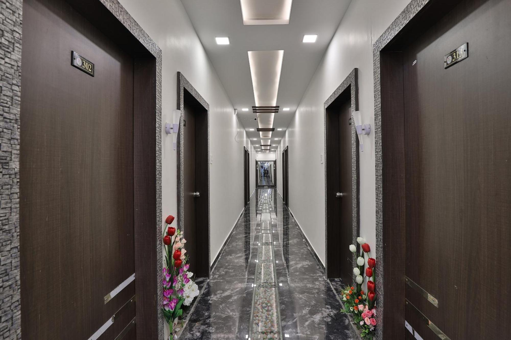 Hotel O Shiv Residency Gorwa Zewnętrze zdjęcie